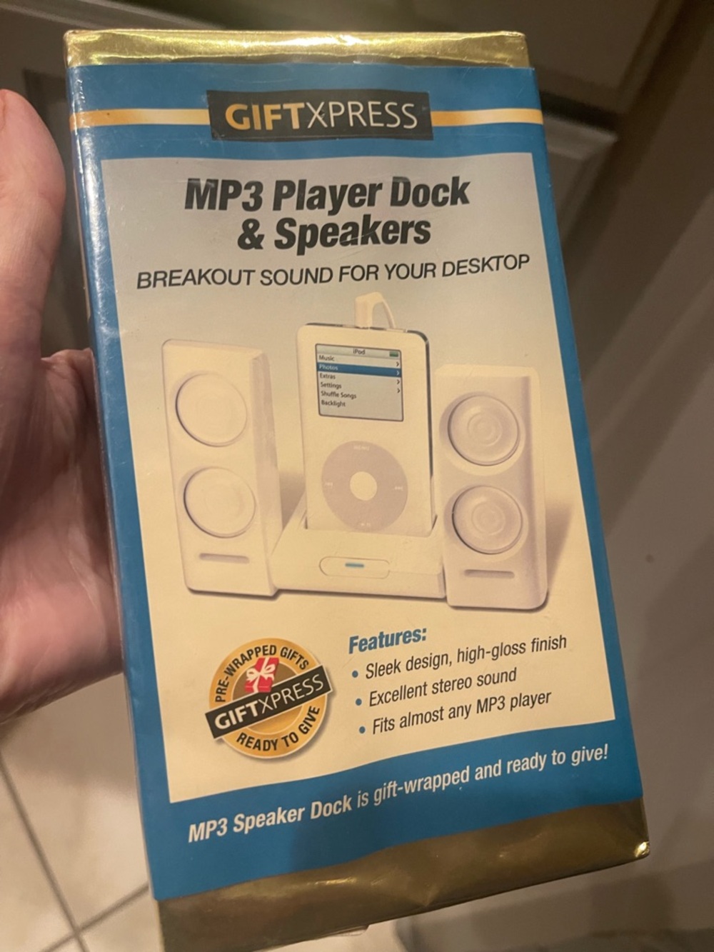 White MP3 Player Dock & Speakers